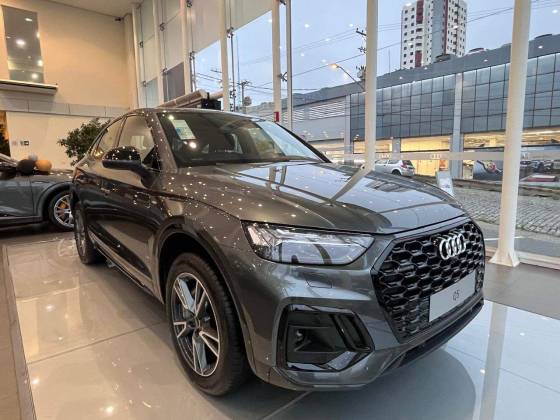 AUDI Q5 2024