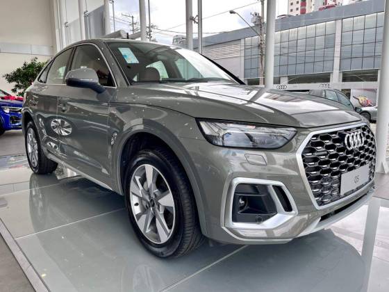 AUDI Q5 2024