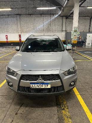 MITSUBISHI OUTLANDER 2011