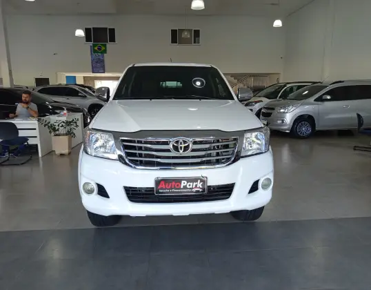 TOYOTA HILUX 2015