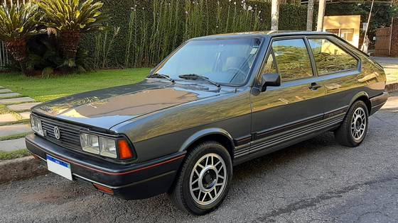 VOLKSWAGEN PASSAT 1989