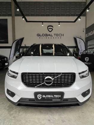 VOLVO XC40 2022