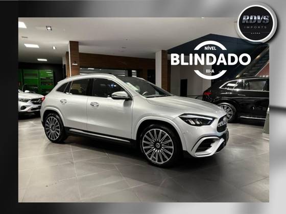 MERCEDES-BENZ GLA 200 2025