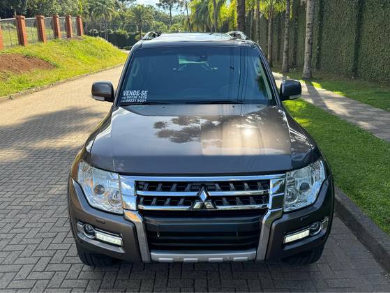 MITSUBISHI PAJERO 2016