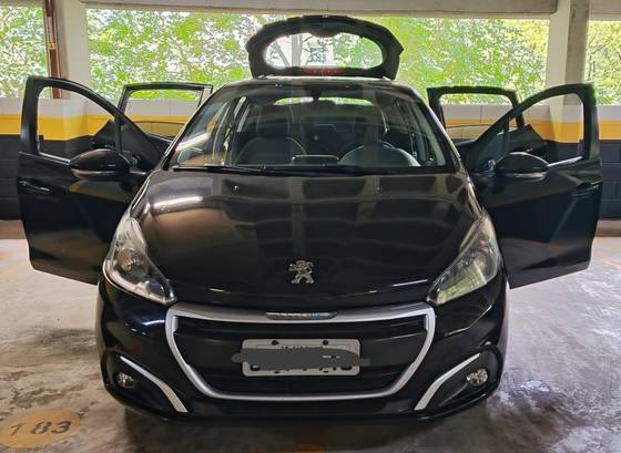 PEUGEOT 208 2017