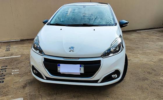 PEUGEOT 208 2019
