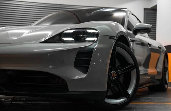 PORSCHE TAYCAN 2022