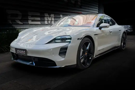 PORSCHE TAYCAN 2021