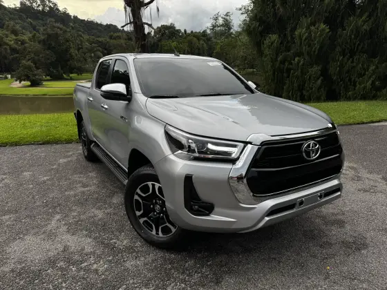 TOYOTA HILUX 2025