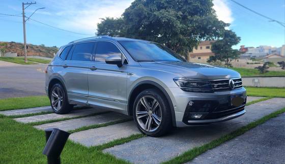 VOLKSWAGEN TIGUAN 2019