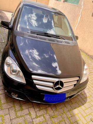 MERCEDES-BENZ B 180 2011