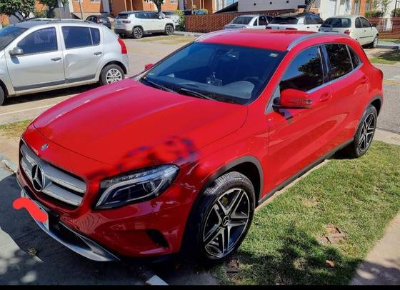 MERCEDES-BENZ GLA 200 2015