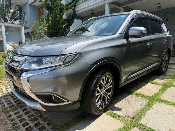 MITSUBISHI OUTLANDER 2018