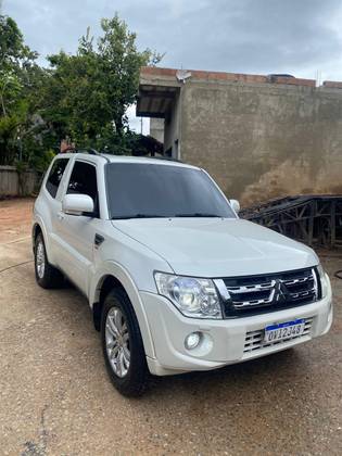 MITSUBISHI PAJERO FULL 2014