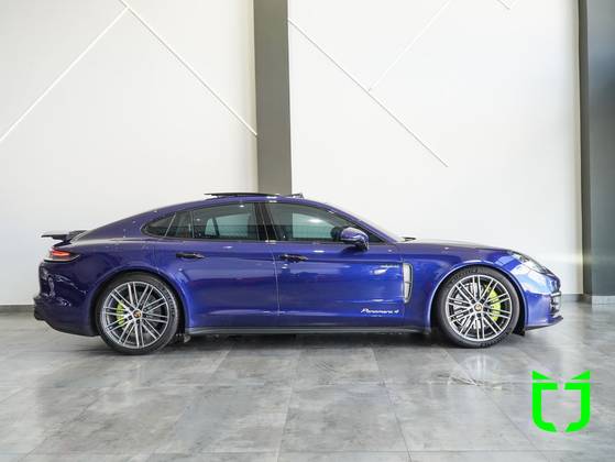 PORSCHE PANAMERA 2023