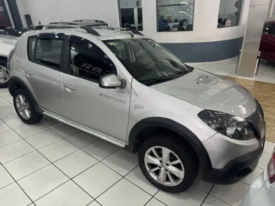 RENAULT SANDERO 2013