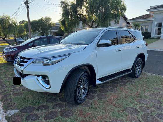 TOYOTA HILUX SW4 2020