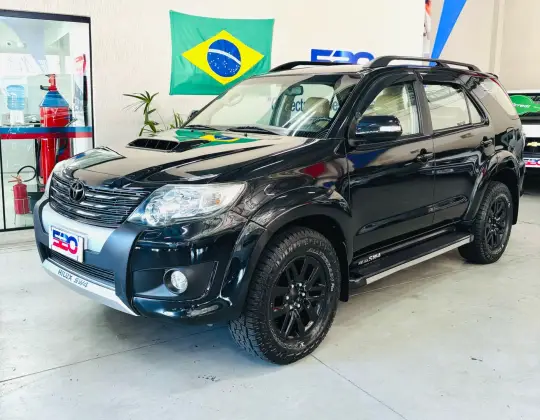 TOYOTA HILUX SW4 2012