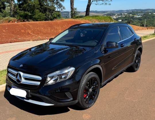 MERCEDES-BENZ GLA 200 2017