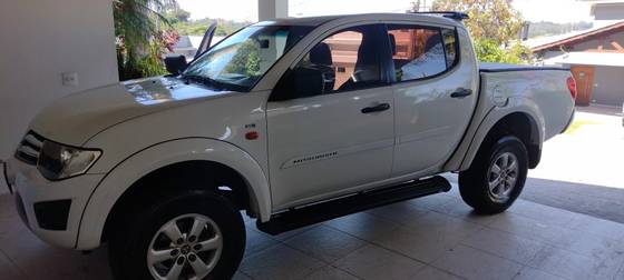 MITSUBISHI L200 TRITON 2015
