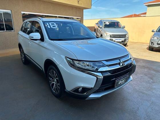 MITSUBISHI OUTLANDER 2018