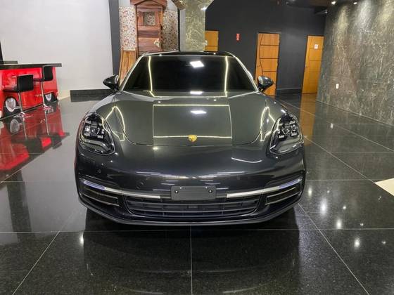 PORSCHE PANAMERA 2018