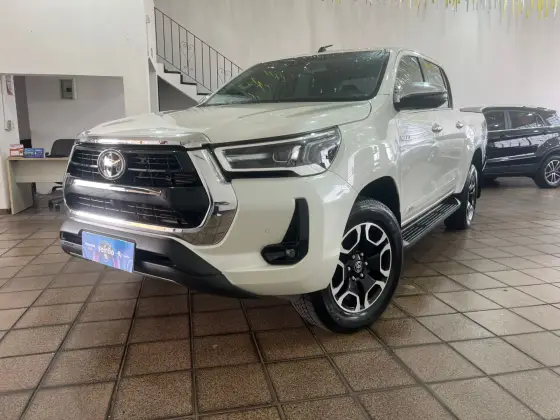 TOYOTA HILUX 2021
