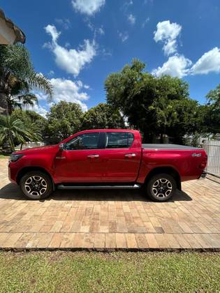 TOYOTA HILUX 2021