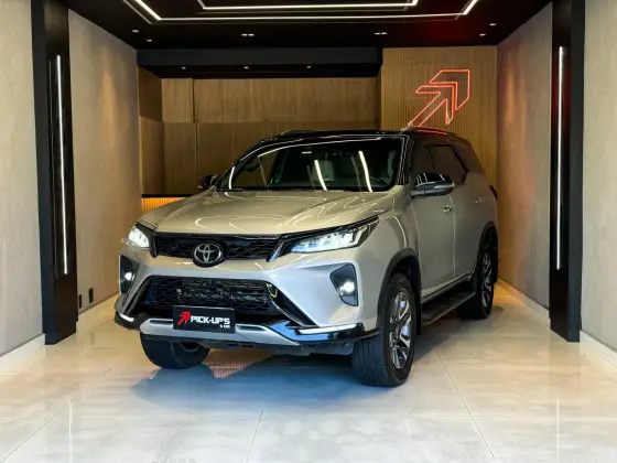 TOYOTA HILUX SW4 2022