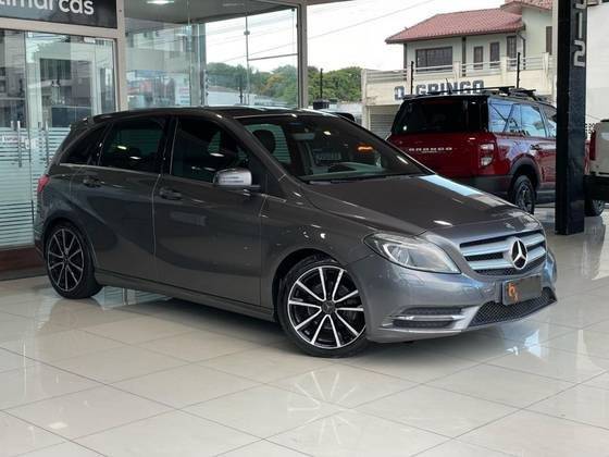 MERCEDES-BENZ B 200 2015