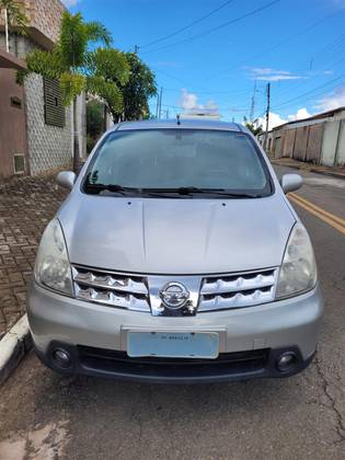 NISSAN LIVINA 2010