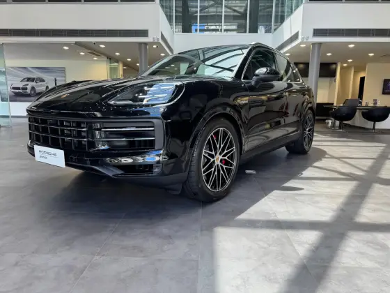 PORSCHE CAYENNE 2024