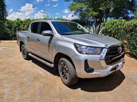 TOYOTA HILUX 2021