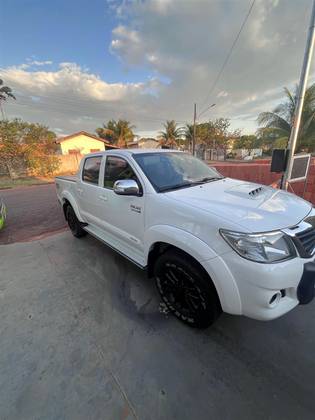 TOYOTA HILUX 2014