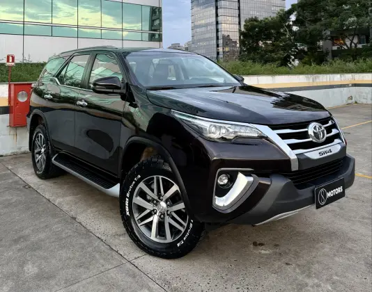TOYOTA HILUX SW4 2018