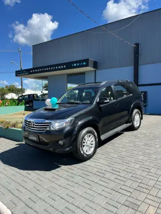 TOYOTA HILUX SW4 2012