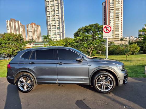 VOLKSWAGEN TIGUAN 2020