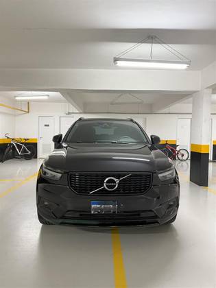 VOLVO XC40 2021