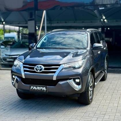 TOYOTA HILUX SW4 2019