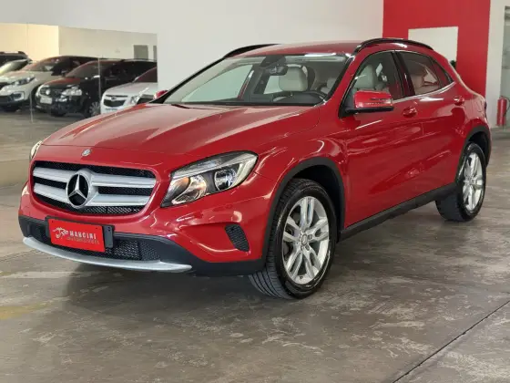MERCEDES-BENZ GLA 200 2017