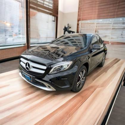 MERCEDES-BENZ GLA 200 2017