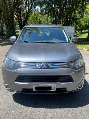 MITSUBISHI OUTLANDER 2015