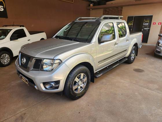 NISSAN FRONTIER 2015