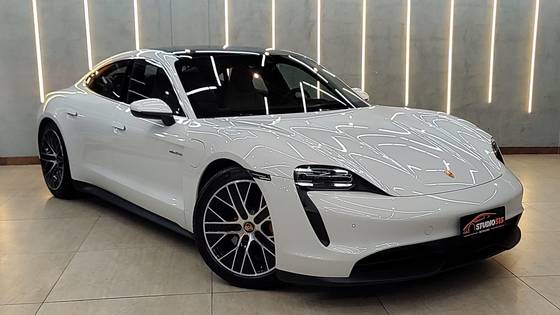 PORSCHE TAYCAN 2021