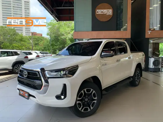 TOYOTA HILUX 2023