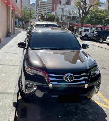 TOYOTA HILUX SW4 2017