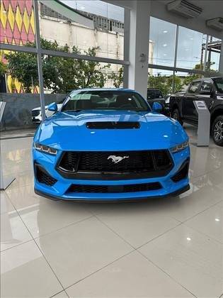FORD MUSTANG 2024