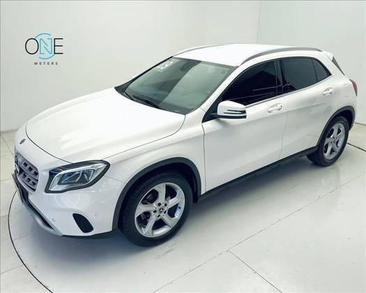 MERCEDES-BENZ GLA 200 2019
