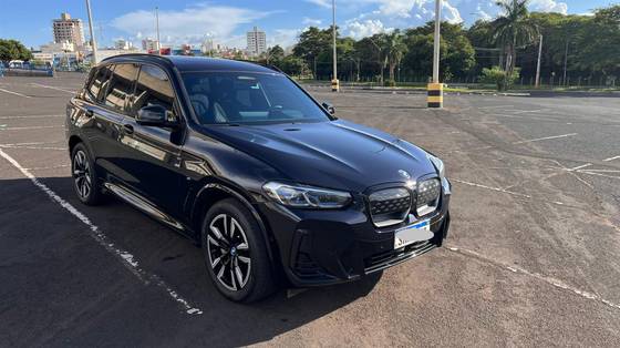 BMW iX3 2023