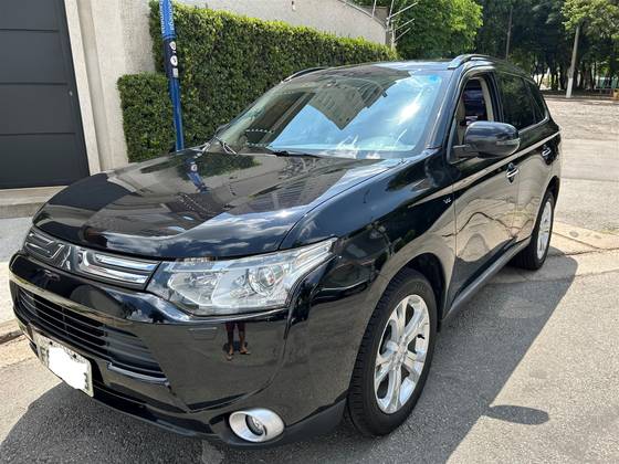 MITSUBISHI OUTLANDER 2014